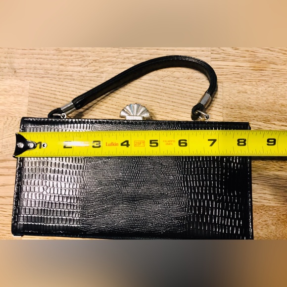 Vintage Little Black Bag with silver hardware & Shell clasp.  Made in USA - Picture 9 of 16